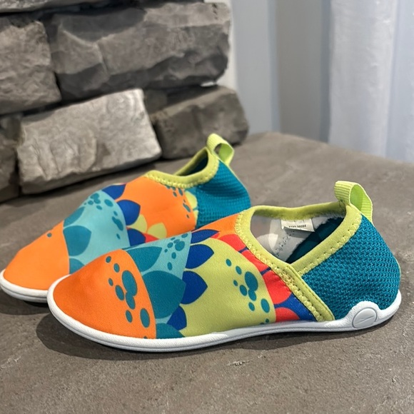 Speedo Dino Scales UV protection,traction water shoes/bootie,slip on,pull tab - Picture 1 of 7